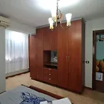 Calmly, Spacious Next To Embassy *