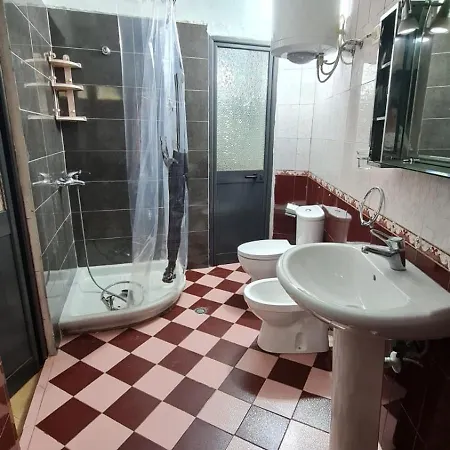 شقة Calmly, Spacious Next To Embassy تيرانا