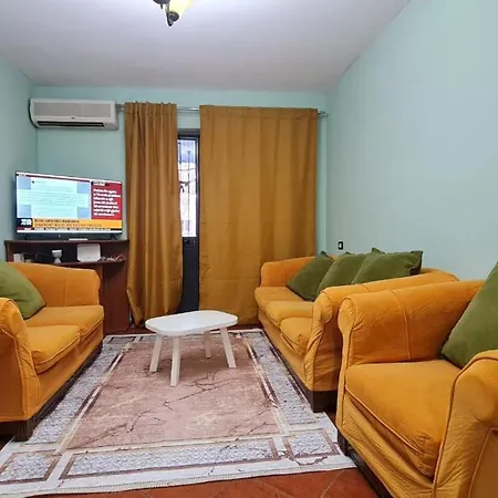 Calmly, Spacious Next To Embassy Appartement *