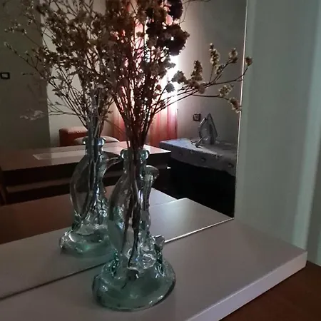 Calmly, Spacious Next To Embassy Appartement *