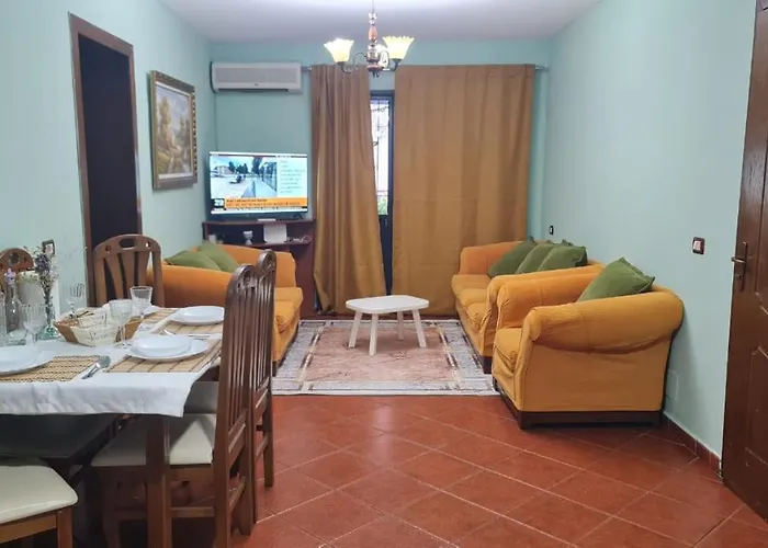 Calmly, Spacious Next To Embassy شقة