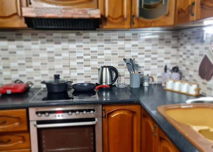 Calmly, Spacious Next To Embassy شقة