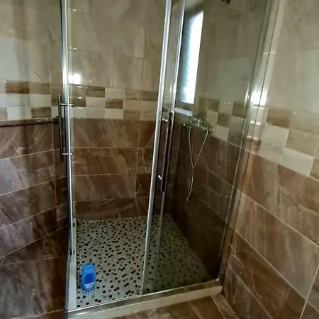 Calmly, Spacious Next To Embassy Apartament *