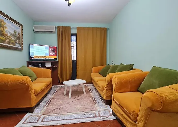 Calmly, Spacious Next To Embassy Apartament *